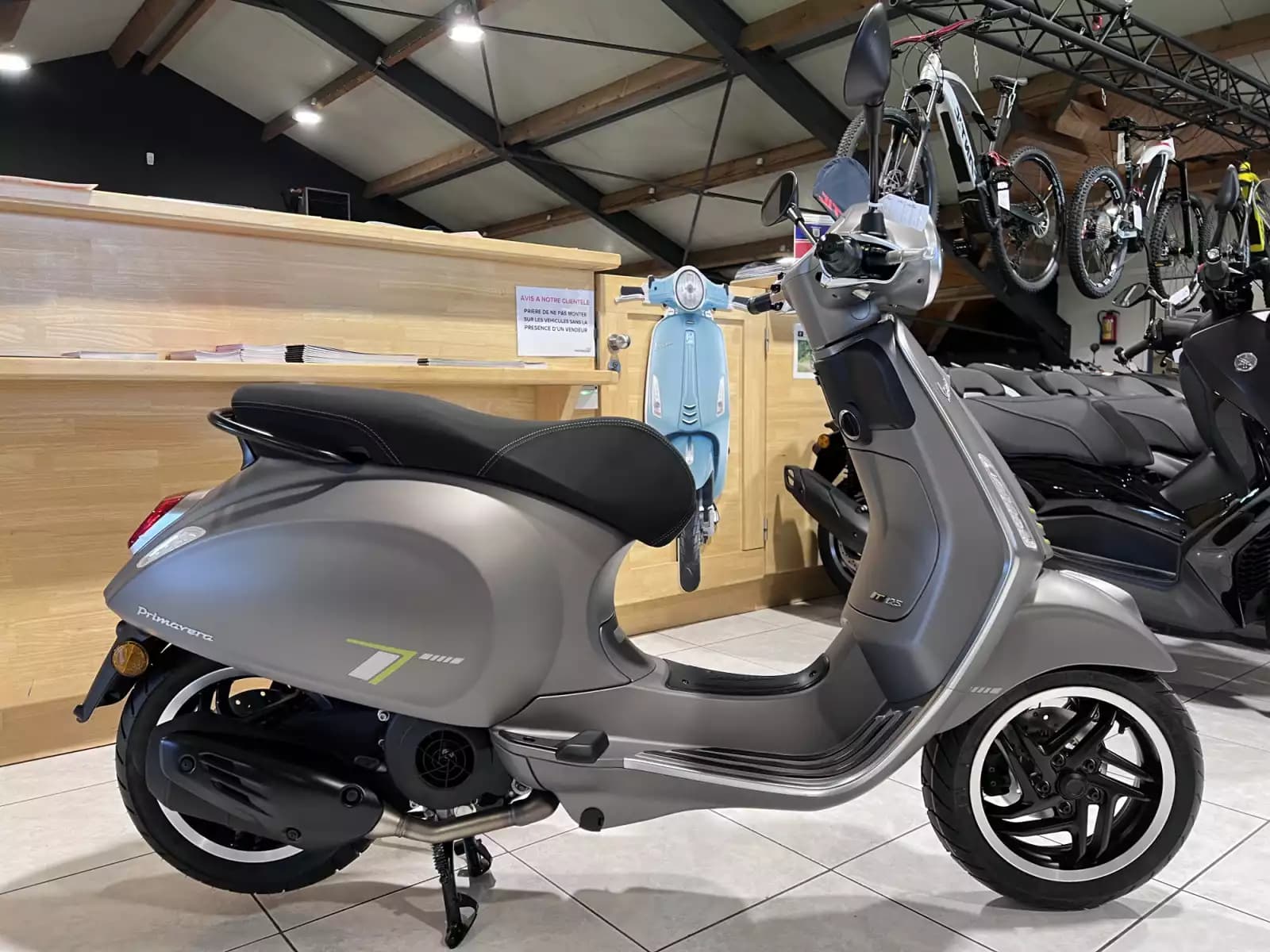 Vespa Primavera 125 Tech - Photo 1