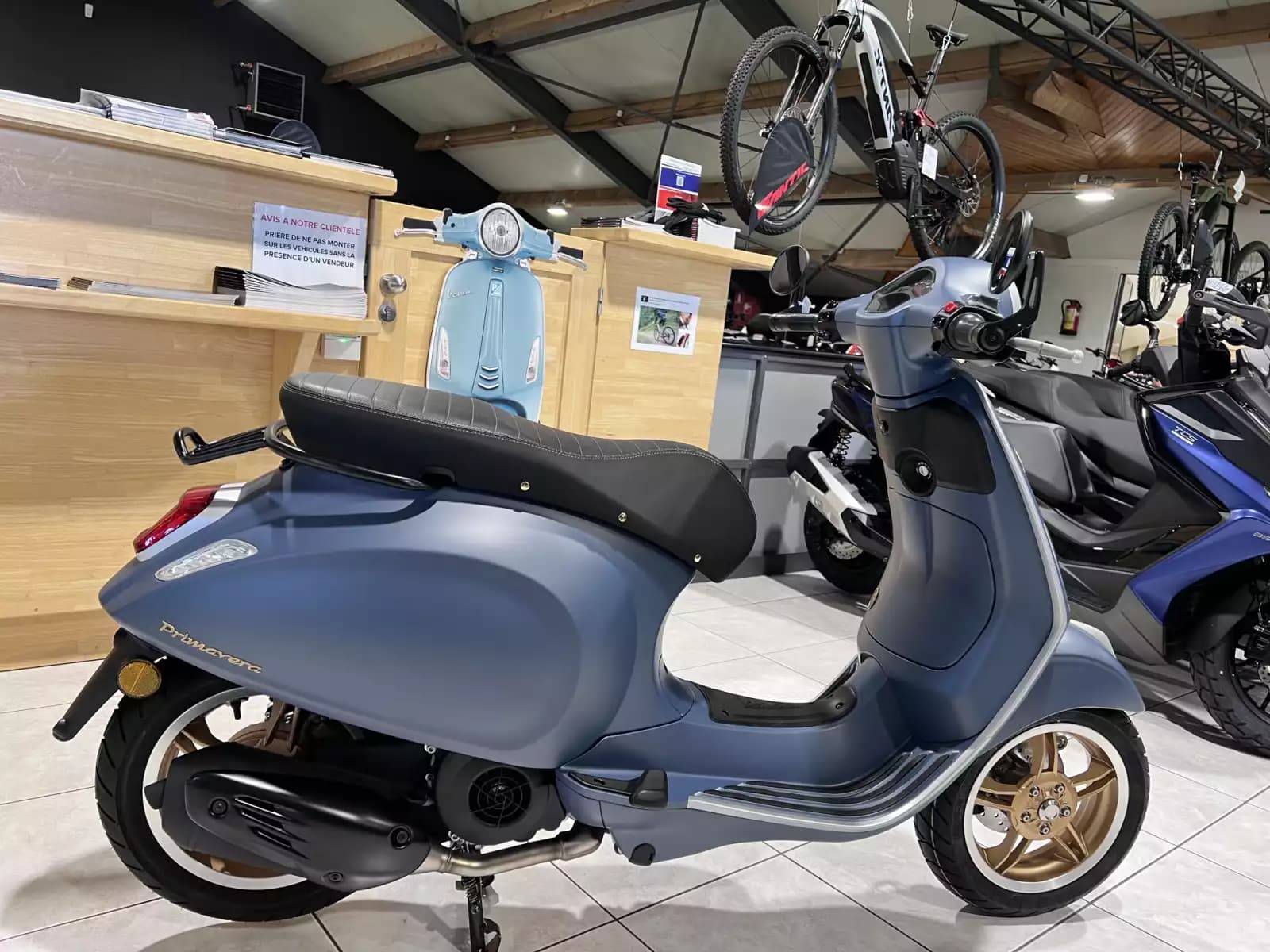 Vespa Primavera 125 Officina 8 - Photo 1