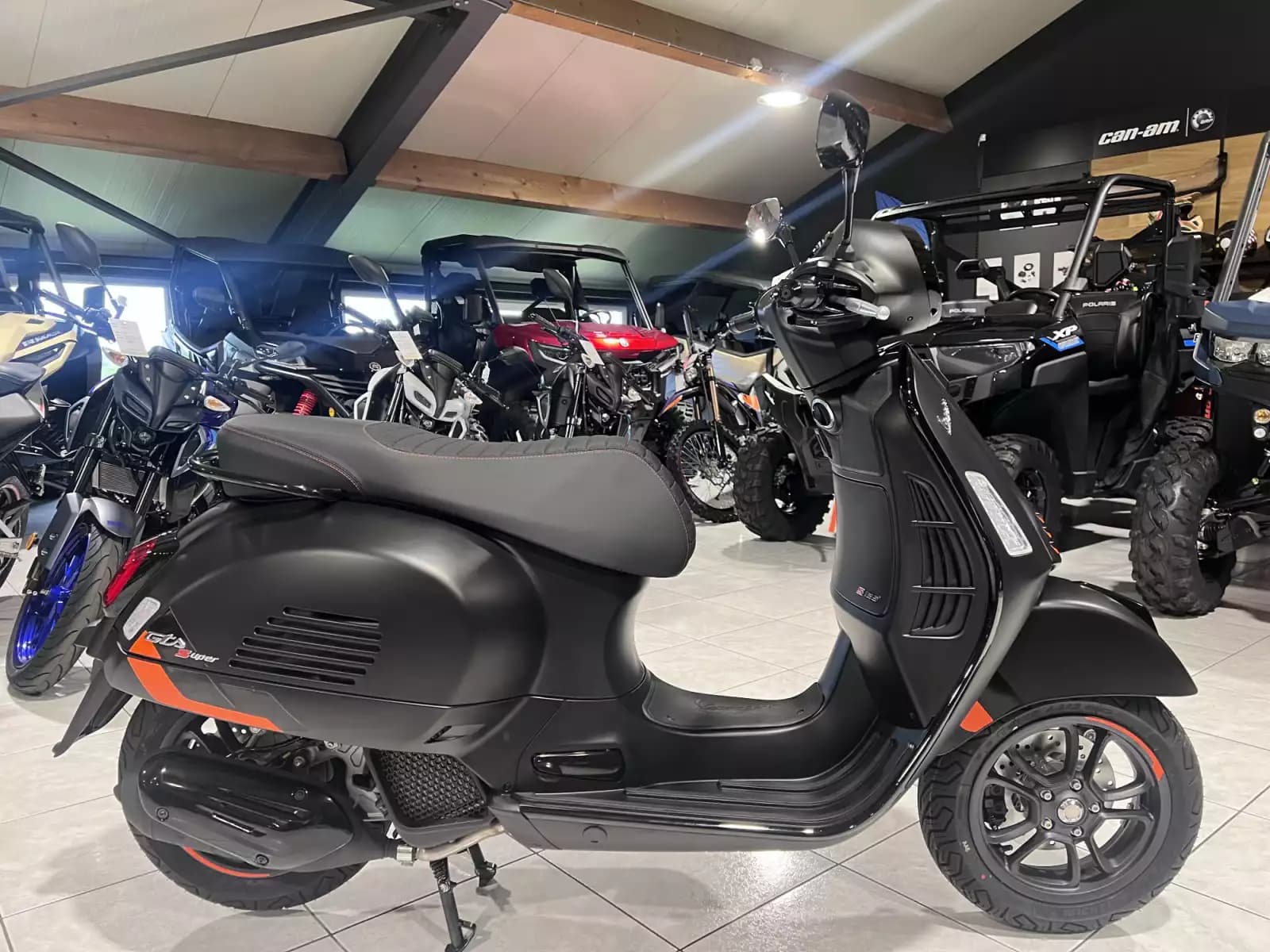 Vespa GTS Super Sport 125 - Photo 1
