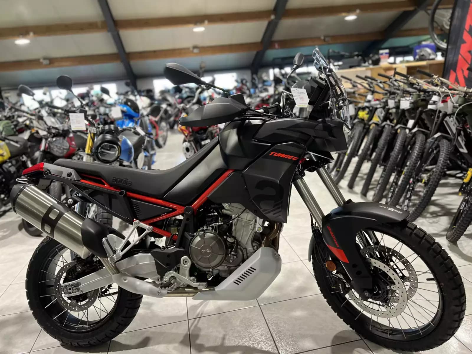 Aprilia Tuareg 660 ATREIDS BLACK disponible aussi en 35 KW - Photo 1