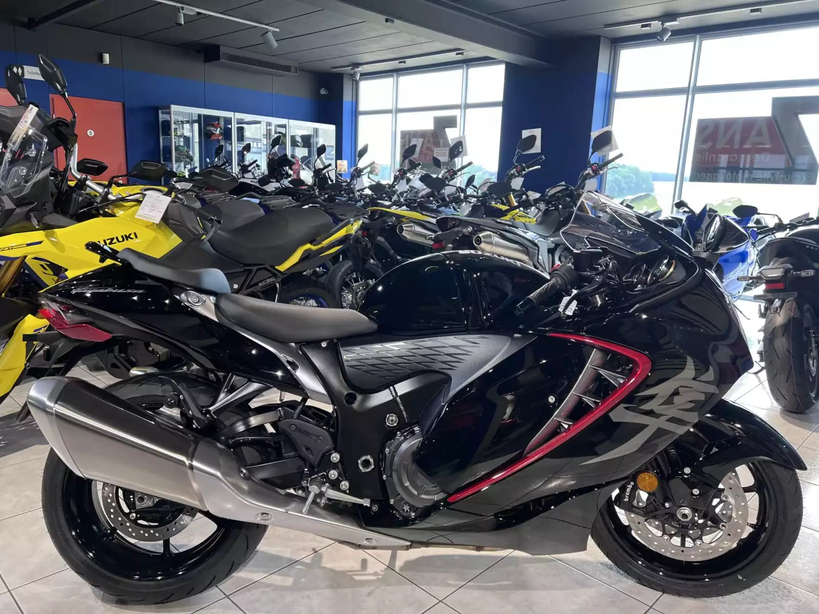 Suzuki Hayabusa 1300 - Photo 1