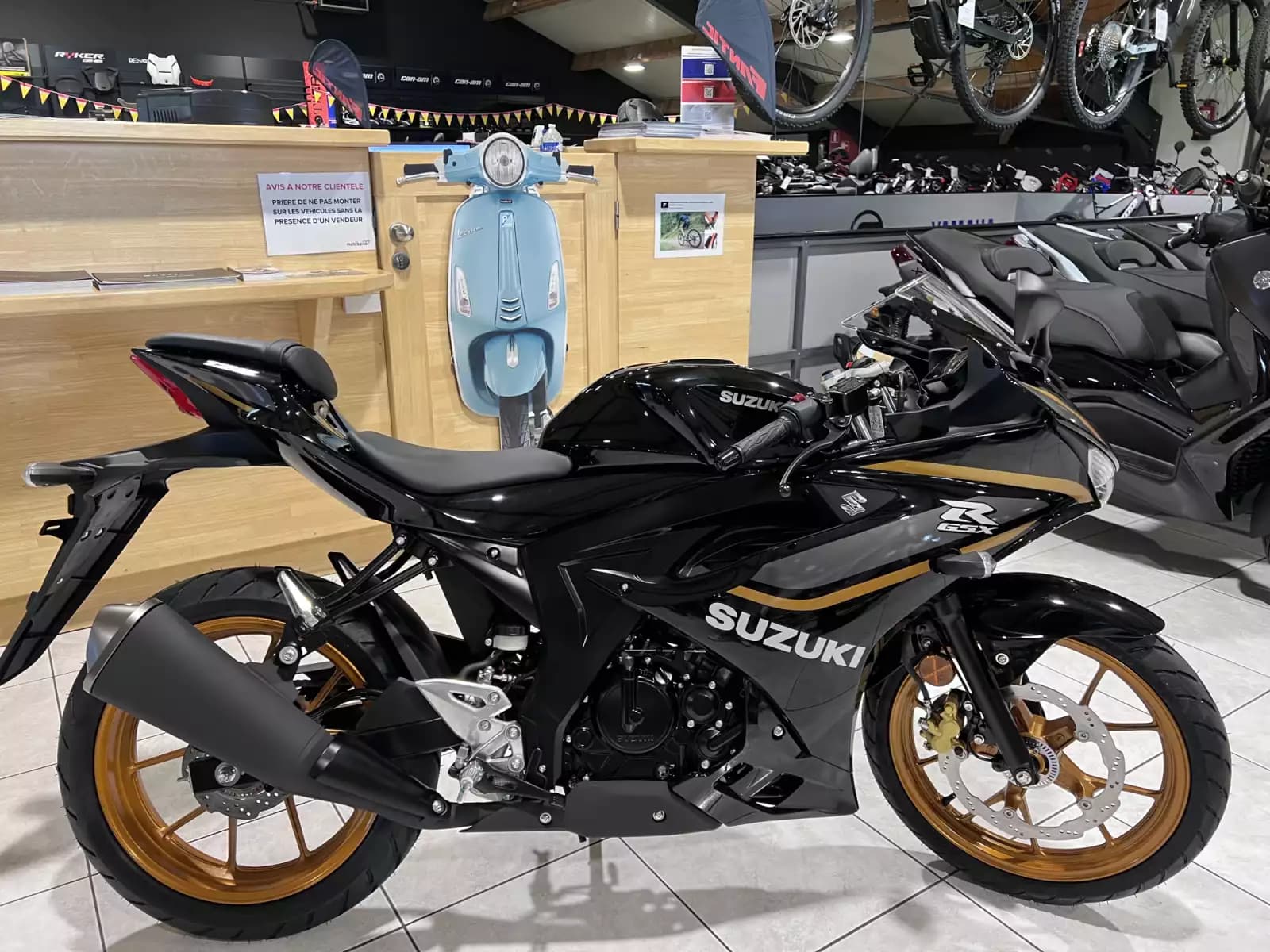 Suzuki GSX-R 125 - Photo 1