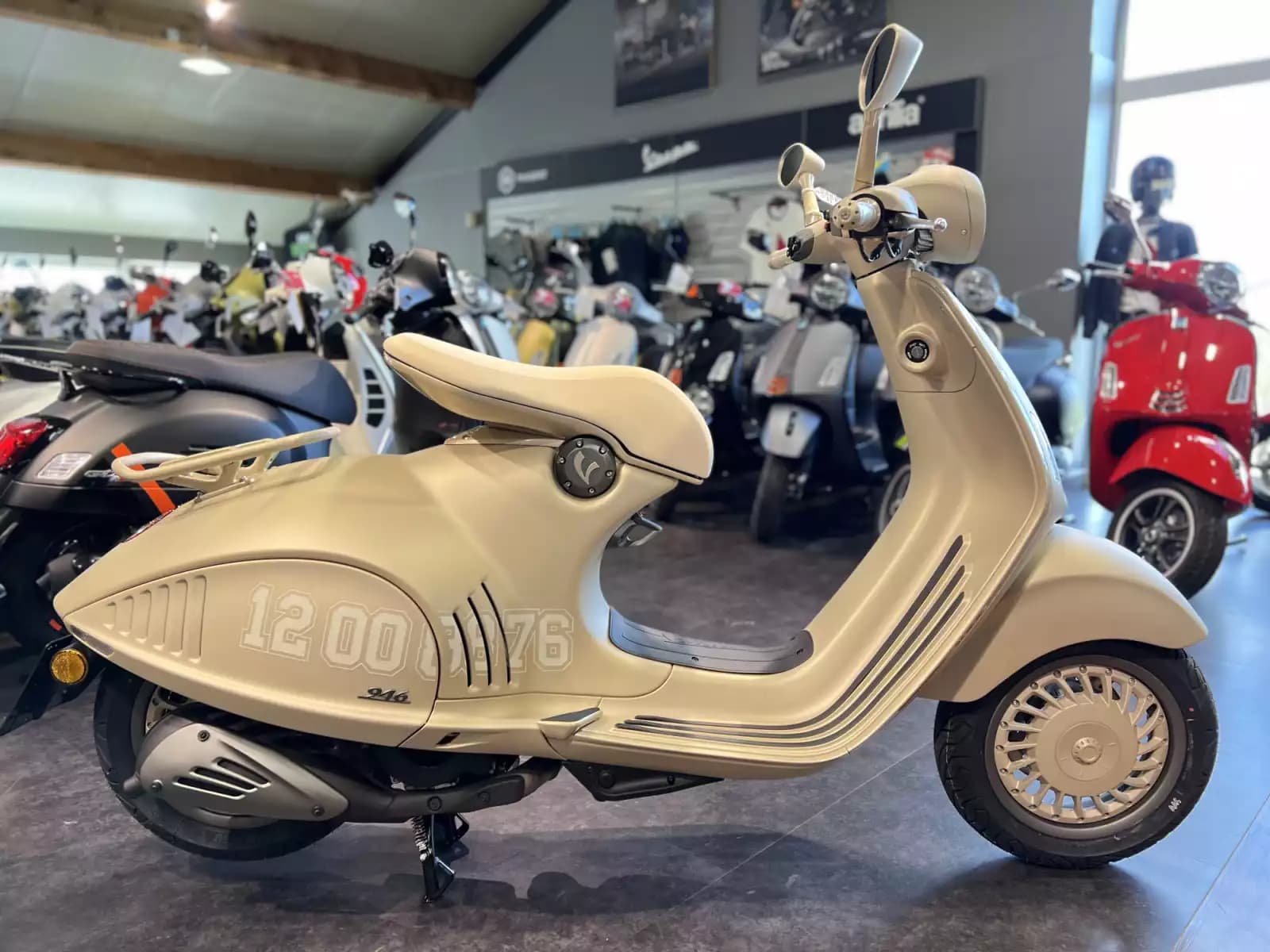 Vespa 946 DRAGON - Photo 1