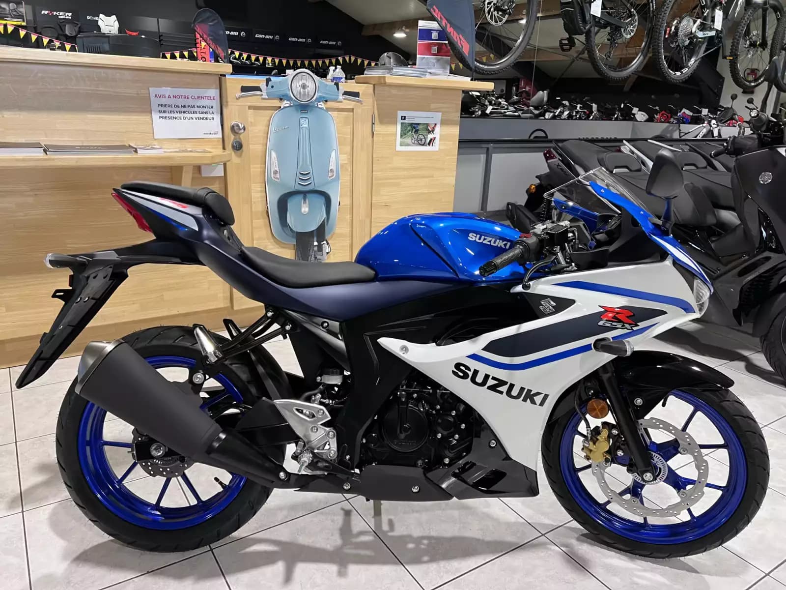 Suzuki GSX-R 125 - Photo 1