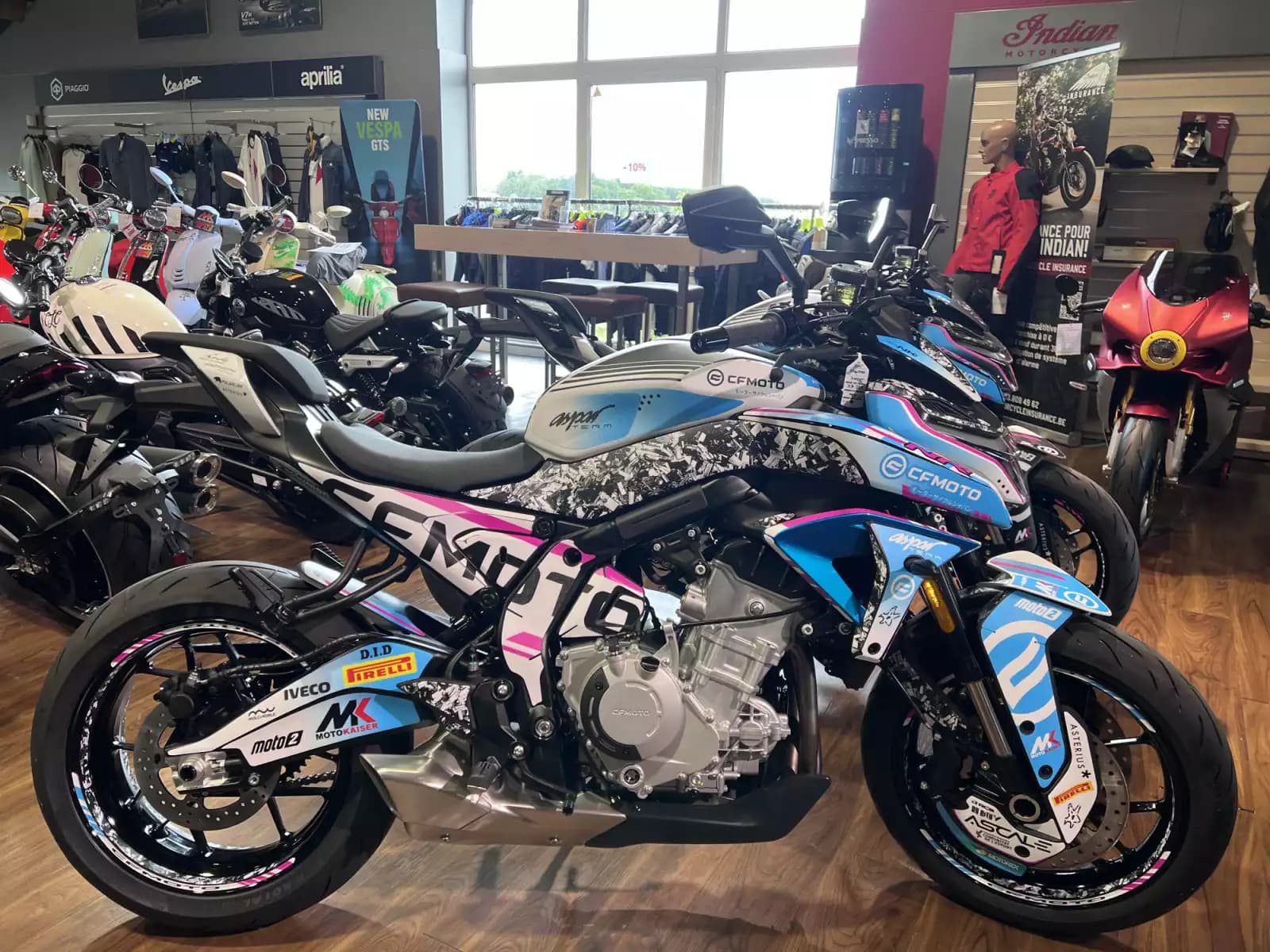 CF Moto 675 NK Réplica - Photo 1