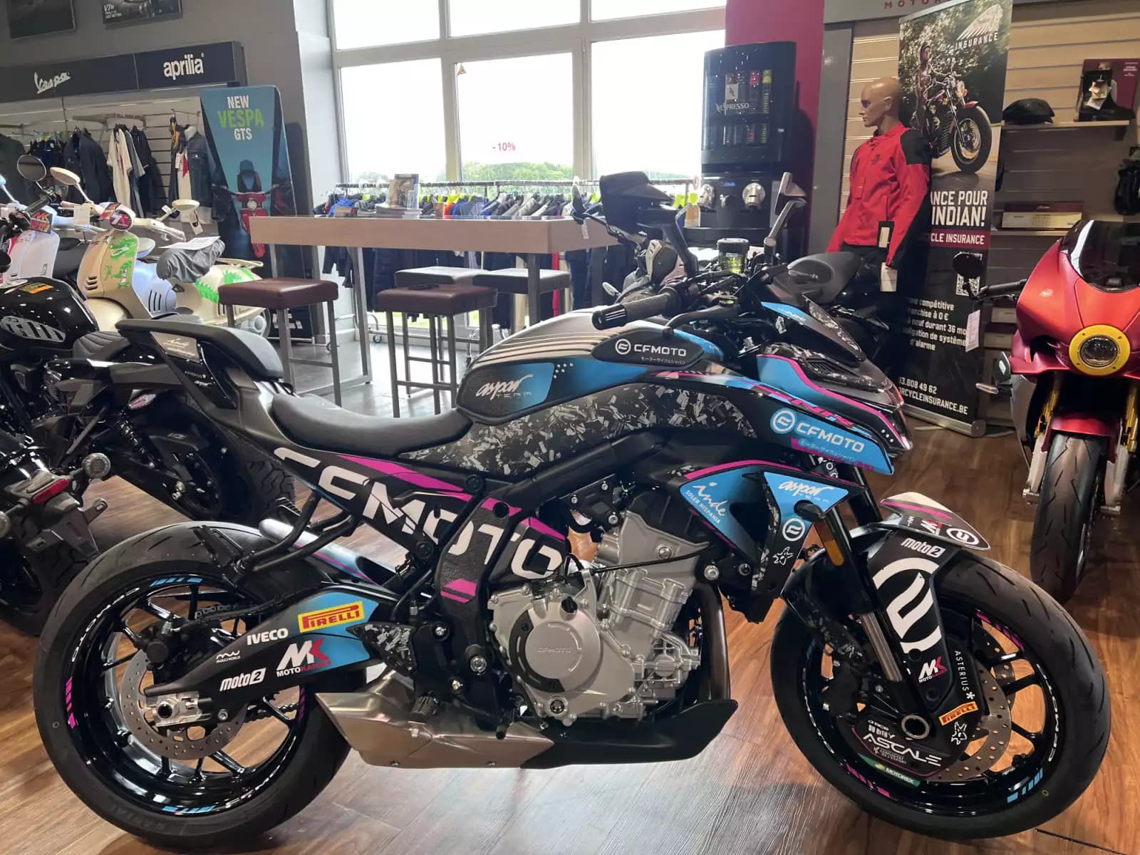 CF Moto 675 NK Réplica - Photo 1
