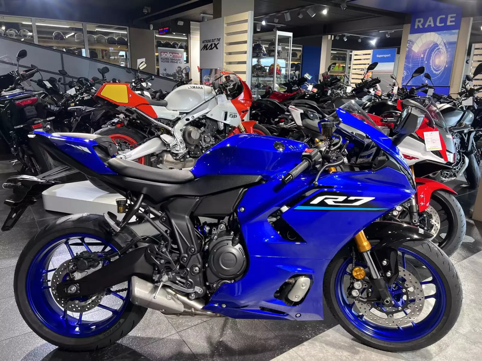 Yamaha R7 - Photo 1