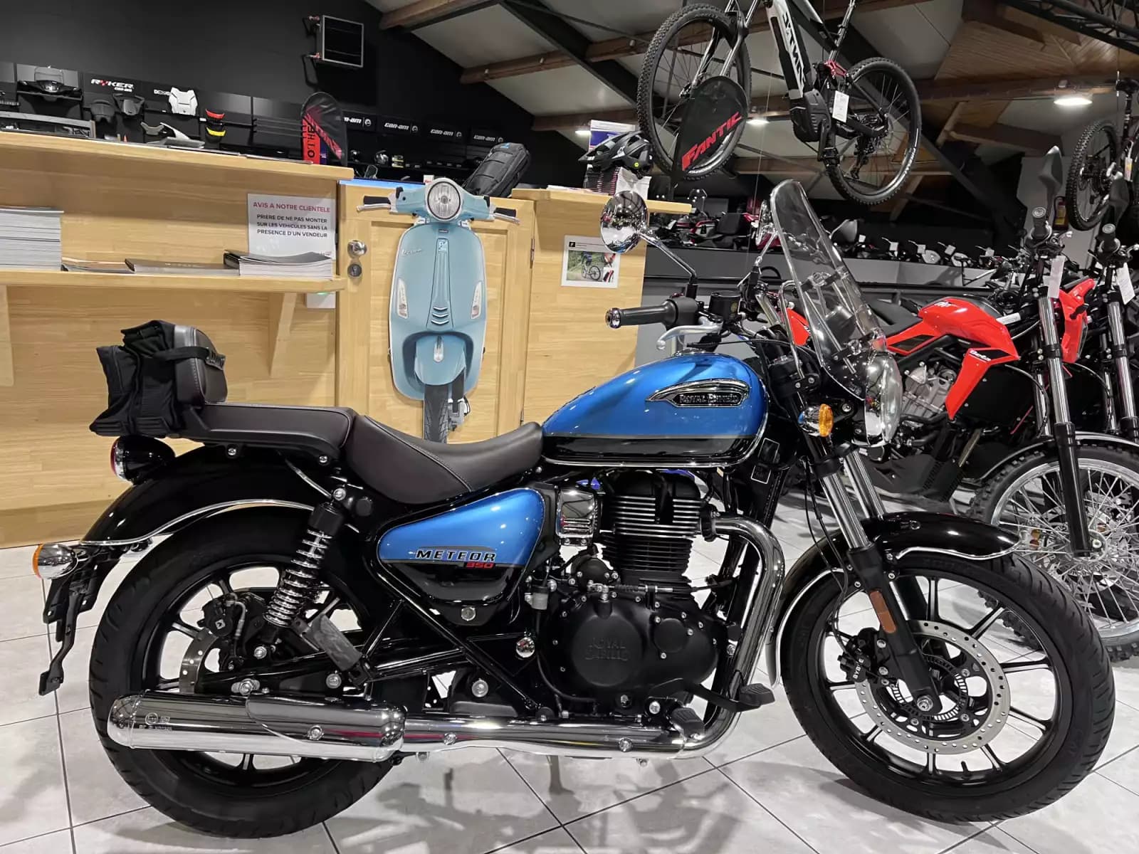 Royal Enfield Meteor 350 Super Nova - Photo 1