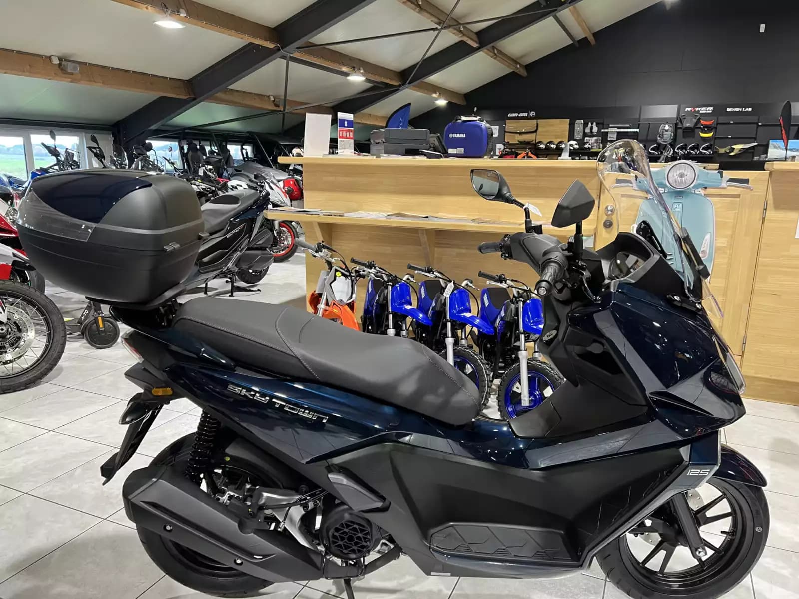 Kymco Skytown 125 - Photo 1
