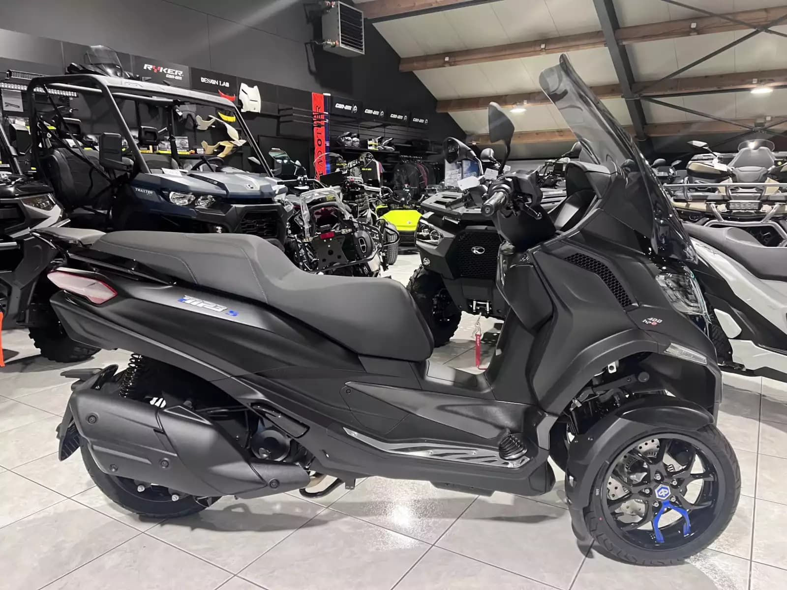Piaggio MP3 400 SPORT - Photo 1