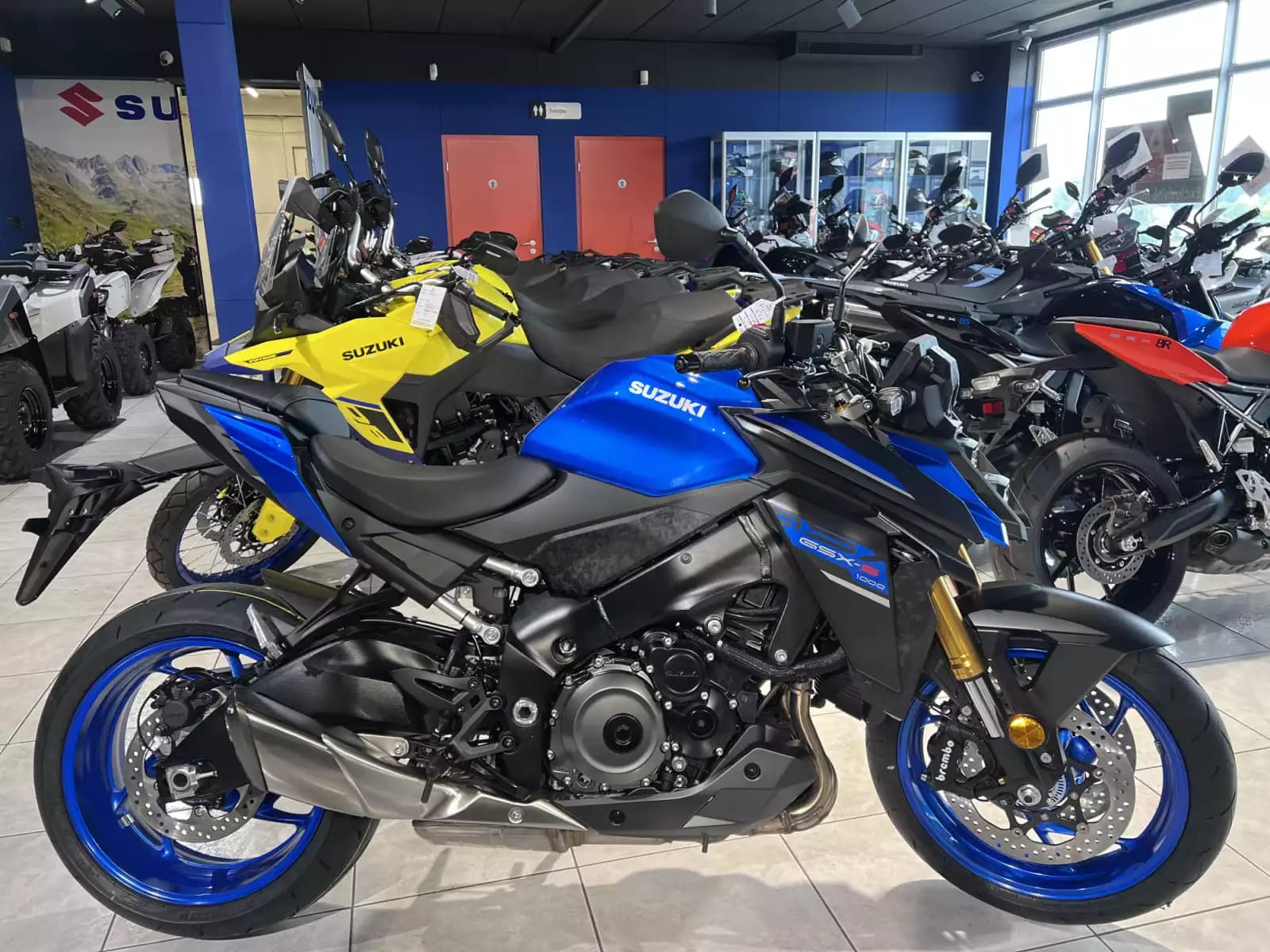Suzuki GSX-S 1000 - Photo 1