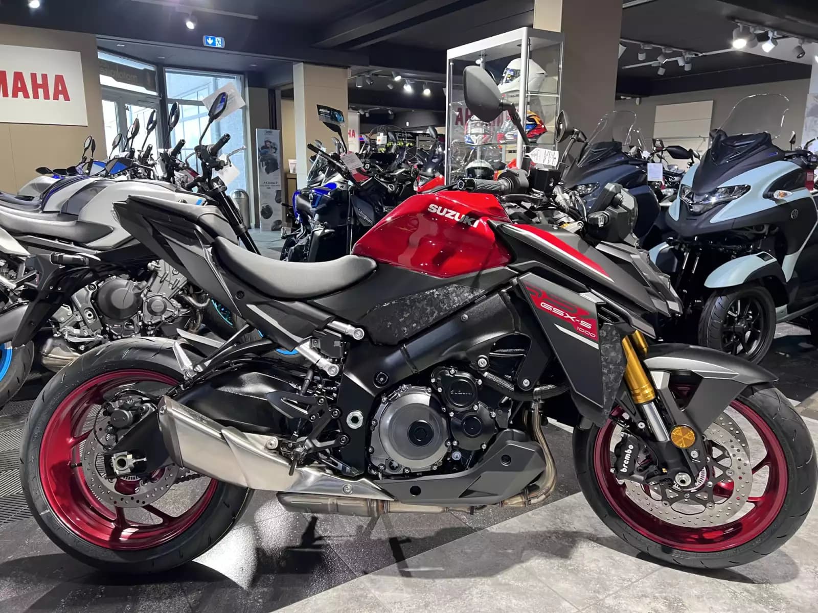 Suzuki GSX-S 1000 - Photo 1