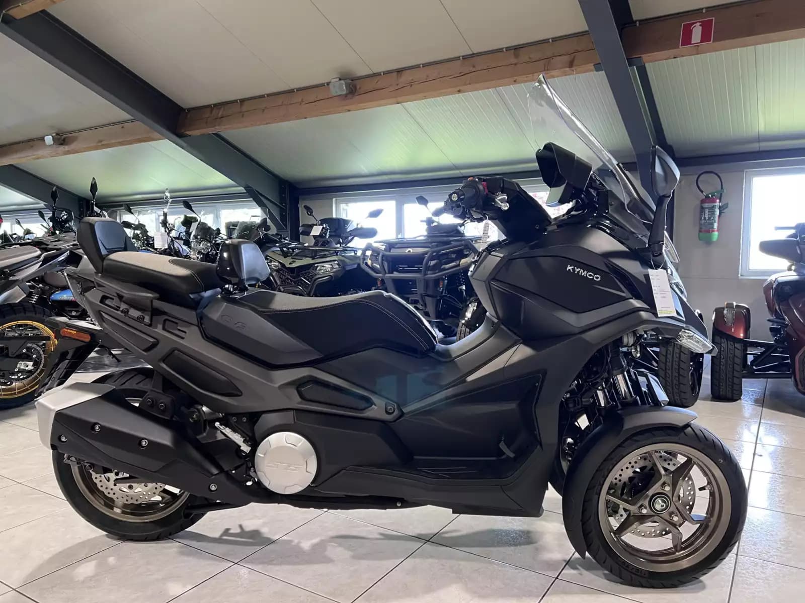 Kymco CV3 575 - Photo 1