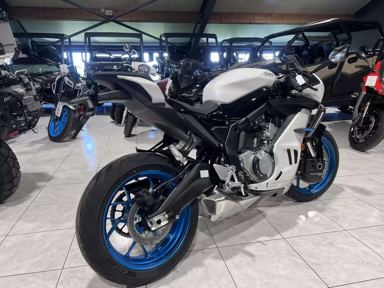 CF Moto 675 SR-R - Photo 1