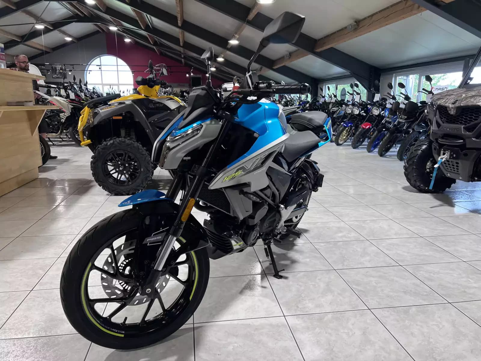 CF Moto 125 NK - Photo 1