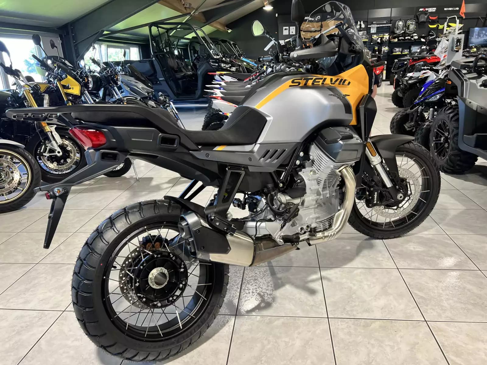 Moto Guzzi Stelvio PFF Rider Assistance Solution 1000 - Photo 1