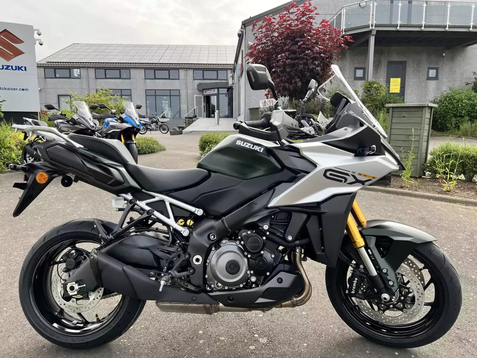 Suzuki GSX-S 1000GX - Photo 1