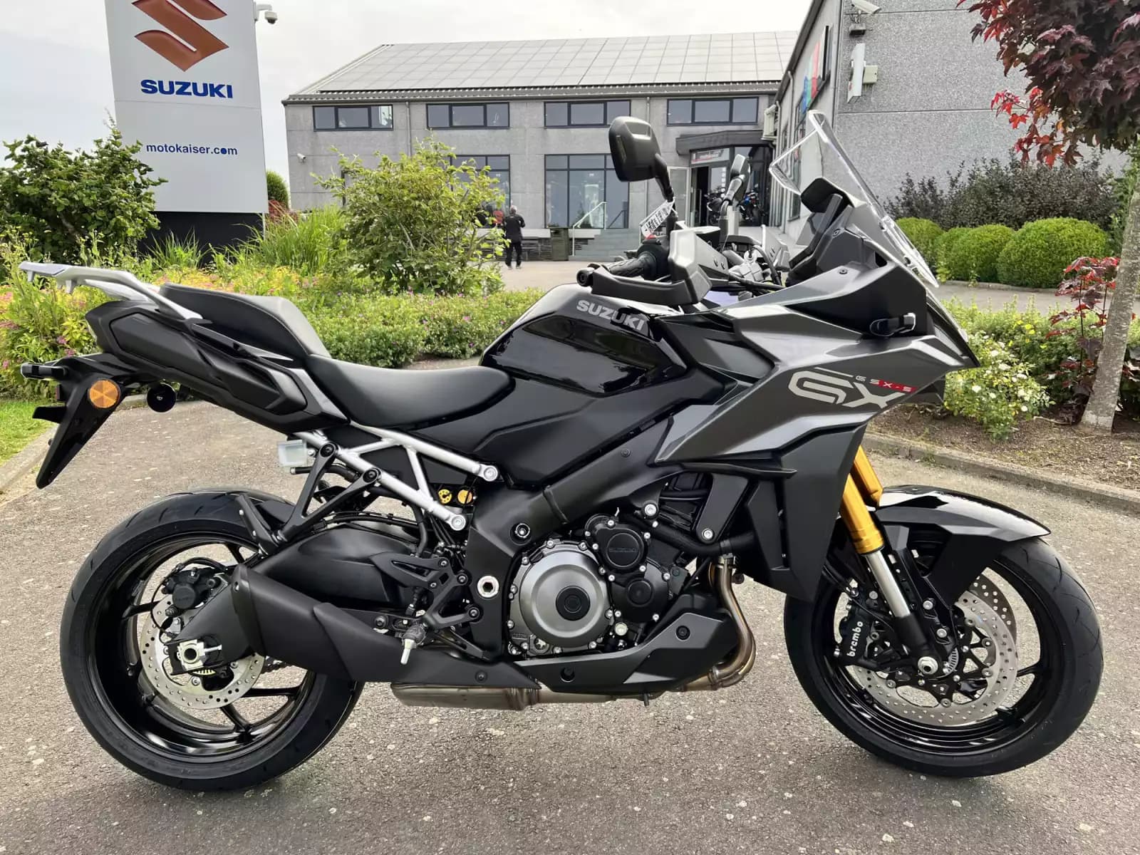 Suzuki GSX-S 1000GX - Photo 1