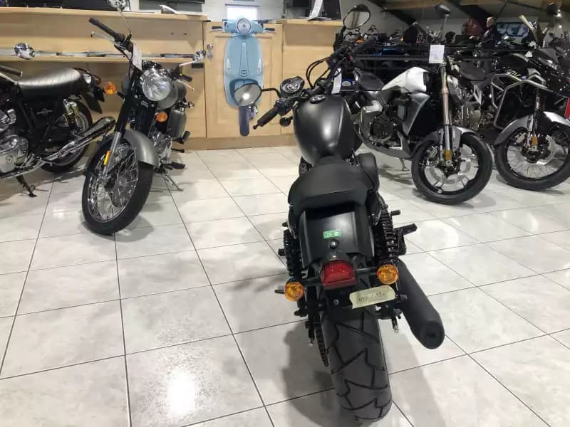 Hyosung Aquila 300 BOBBER V-TWIN - Photo 1