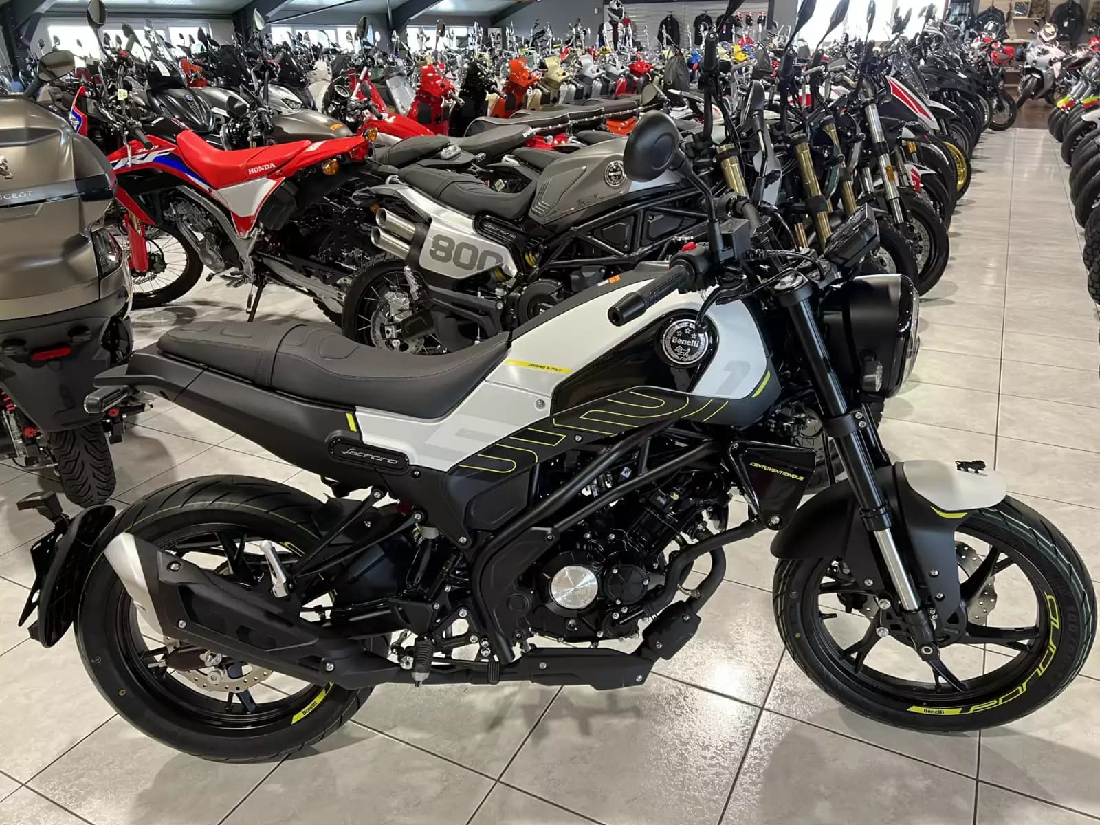 Benelli Leoncino 125 - Photo 1