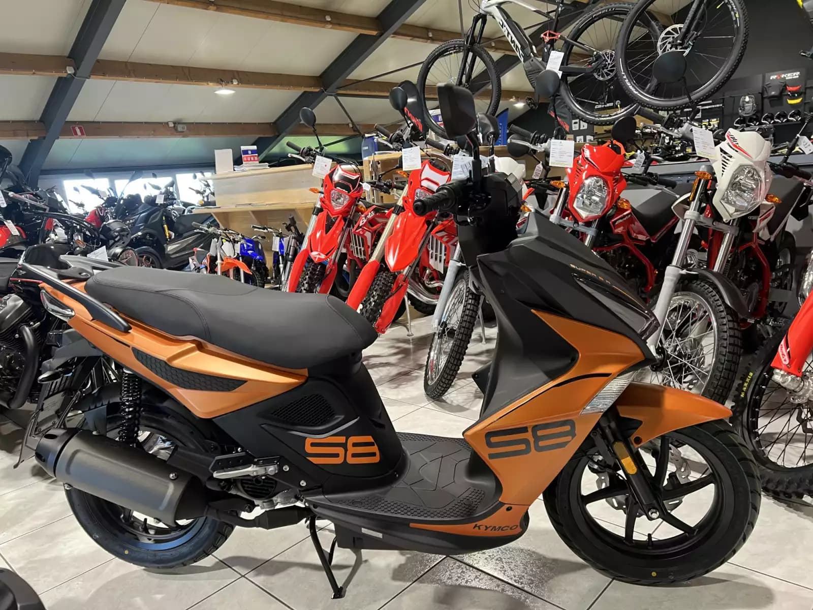 Kymco Super 8 R - Photo 1