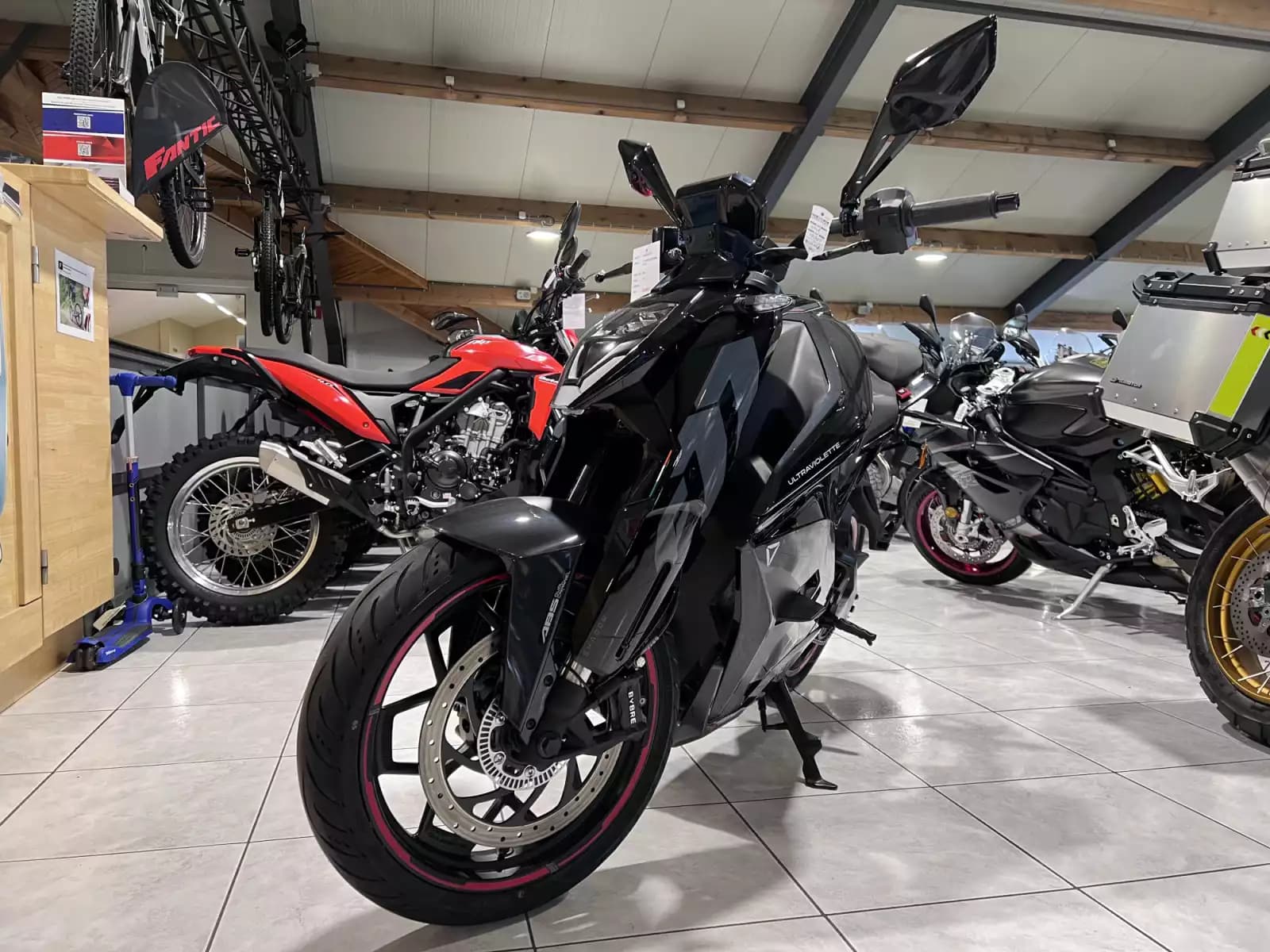 Ultraviolette F77 SuperStreet Cosmic Black - Photo 1