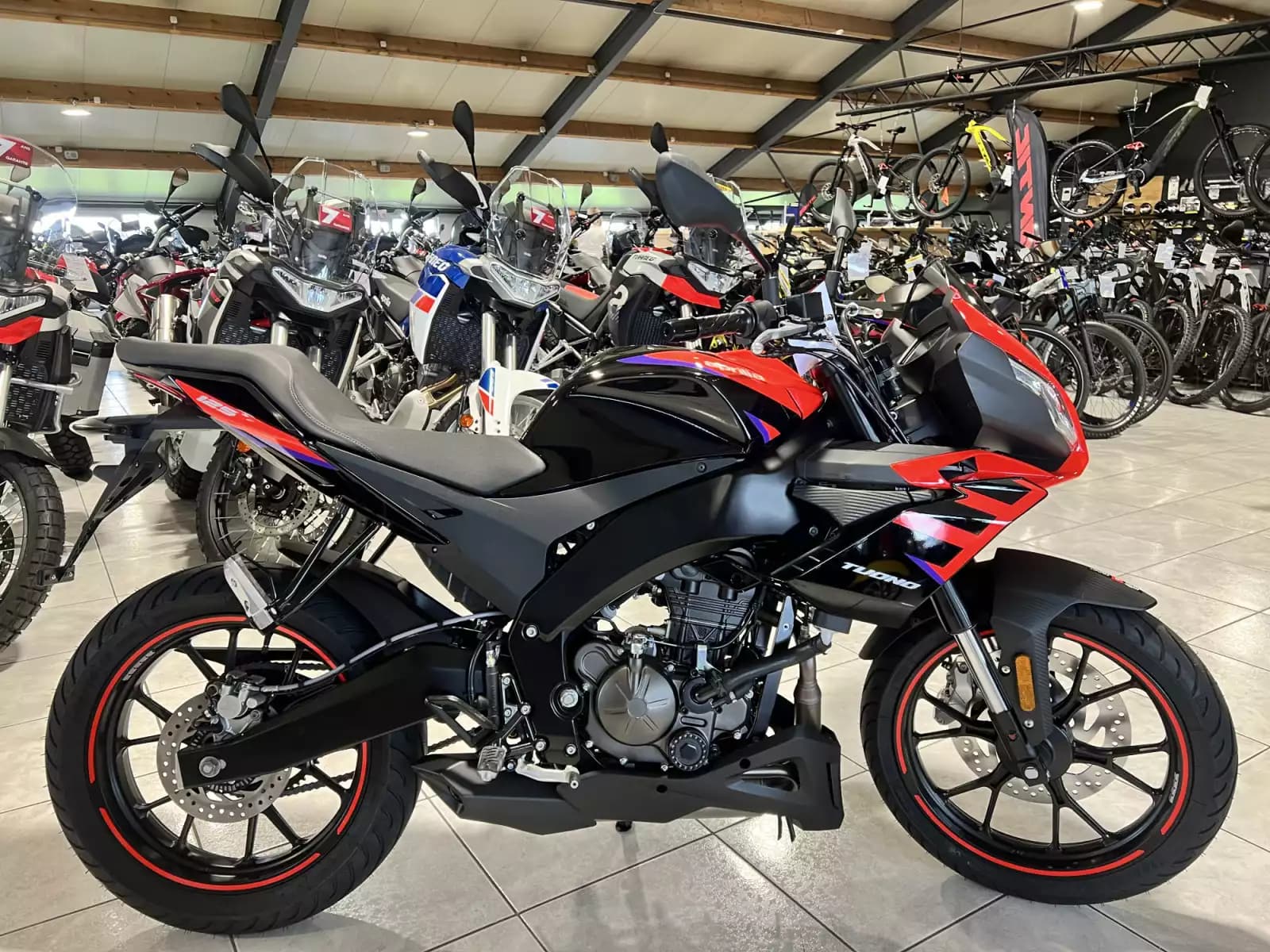 Aprilia Tuono 125 Rabaissée 550-065-35 - Photo 1