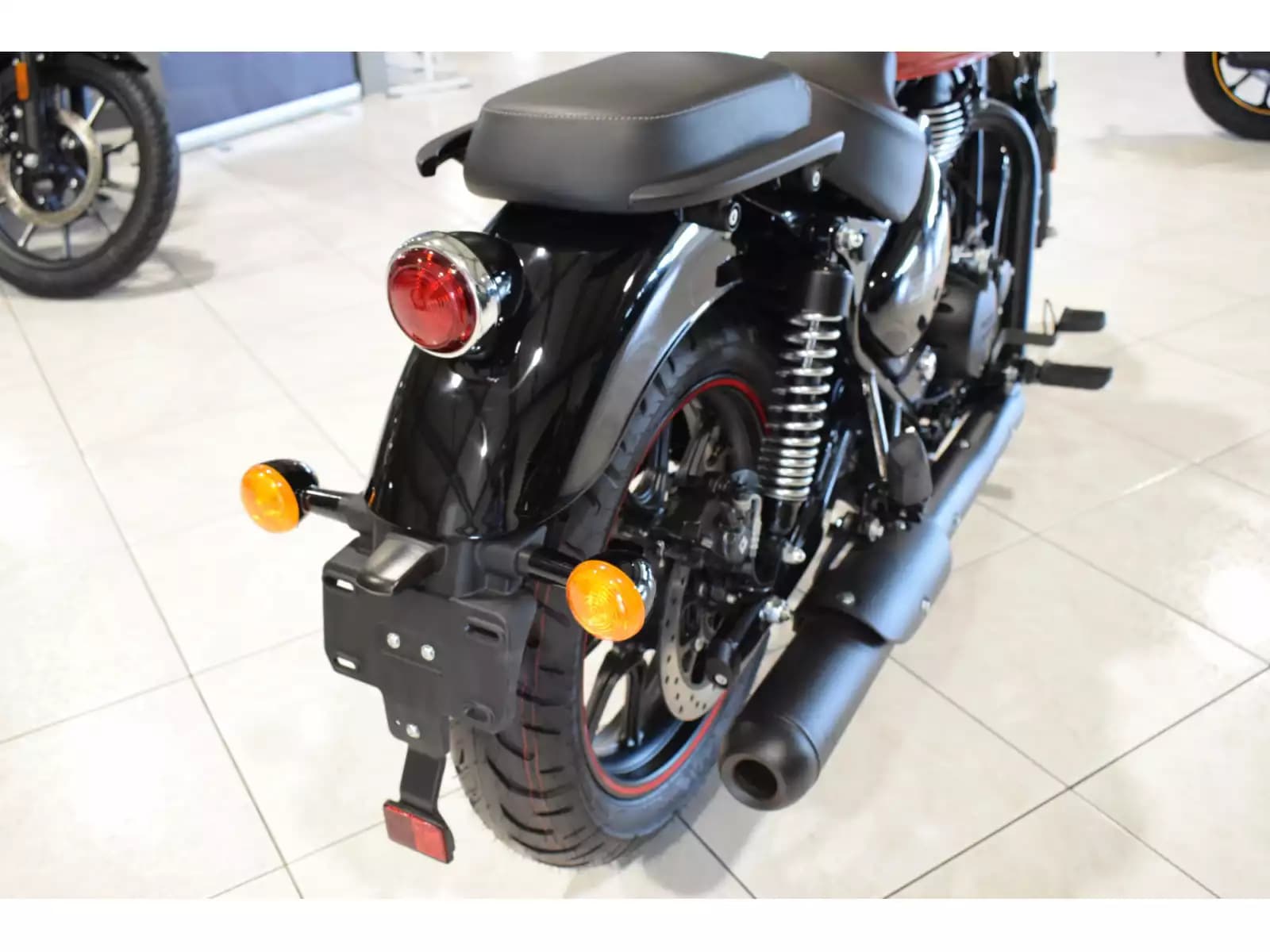 Royal Enfield Meteor 350 FIREBALL RED - Photo 1