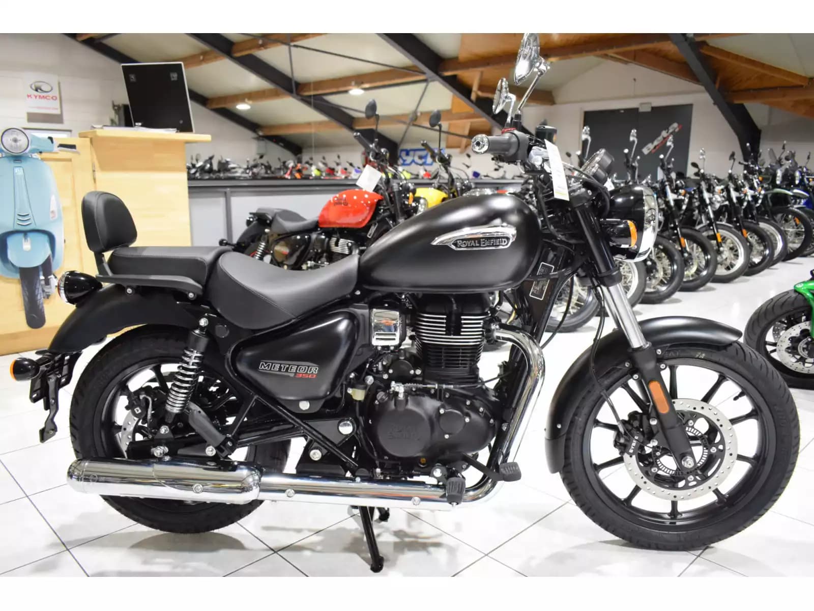 Royal Enfield Meteor 350 STELLAR BLACK - Photo 1