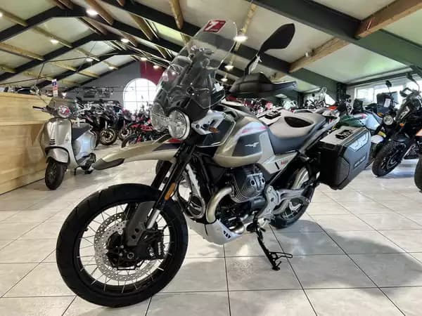 Moto Guzzi V 85 TT TRAVEL - Photo 2