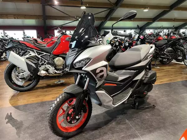 Aprilia SR 200 GT SPORT - Photo 2