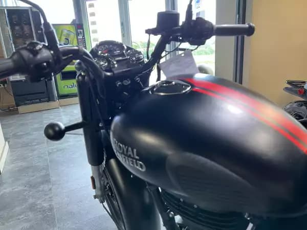 Royal Enfield Classic 350 Noir furtif foncé - Photo 2