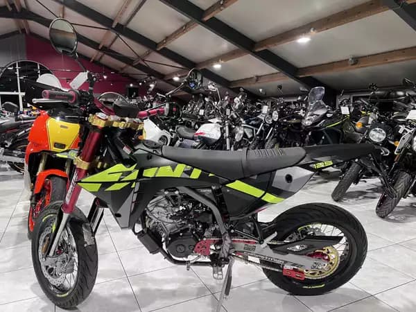 Fantic Motard 125 XMF 4T COMPETITION - Photo 3