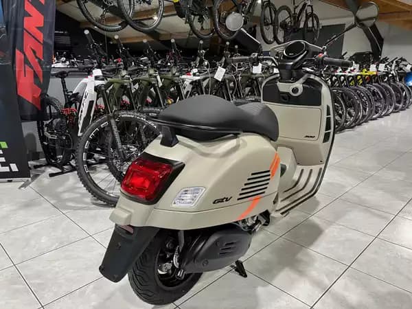 Vespa GTV 310 - Photo 2
