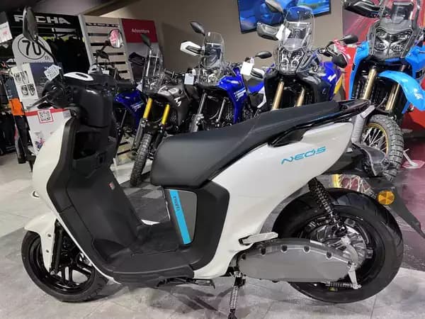Yamaha NEOs 50 (Inclue 2 batteries ) - Photo 3