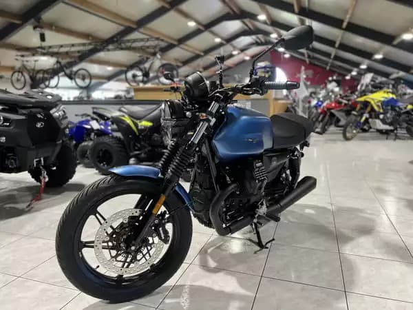 Moto Guzzi V 7 STONE - Photo 2