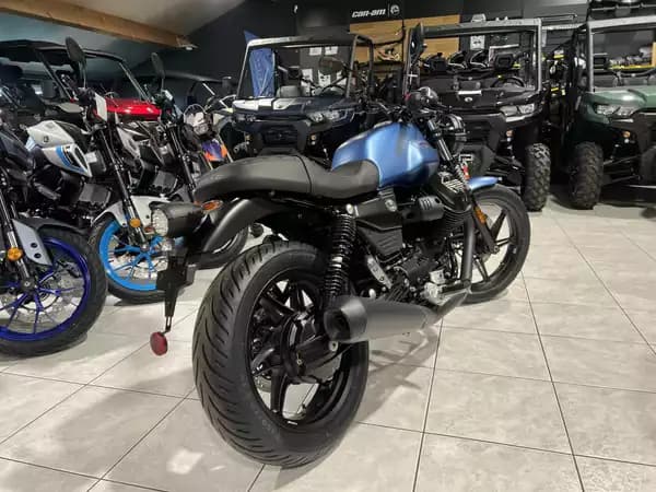 Moto Guzzi V 7 STONE - Photo 2