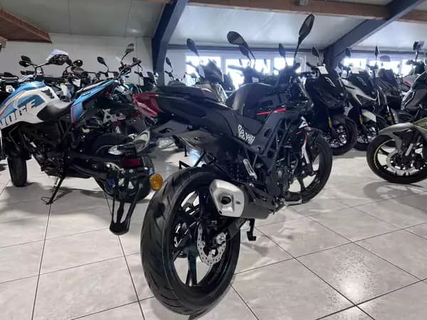 Benelli BN 125 - Photo 2