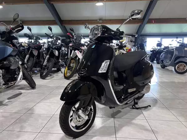 Vespa GTS Super Sport 310 - Photo 2