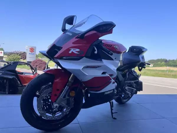 Yamaha R9 70 TH - Photo 2