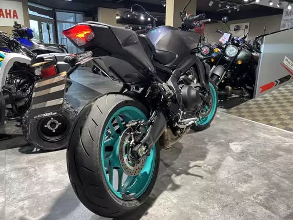Yamaha MT-09 Y-AMT - Photo 2