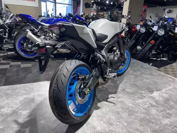 Yamaha MT-09 - Photo 2