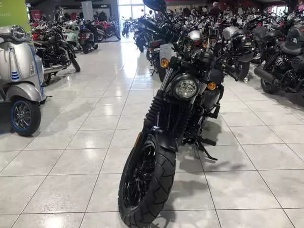 Hyosung Aquila 300 BOBBER V-TWIN - Photo 2