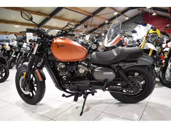 Hyosung Aquila 125 BOBBER V-TWIN - Photo 3