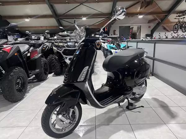 Vespa Primavera 50 - Photo 2