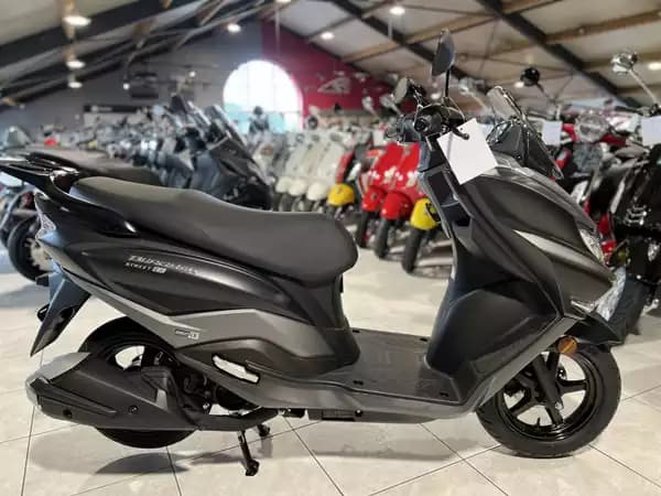 Suzuki Burgman 125 125 - Photo 2