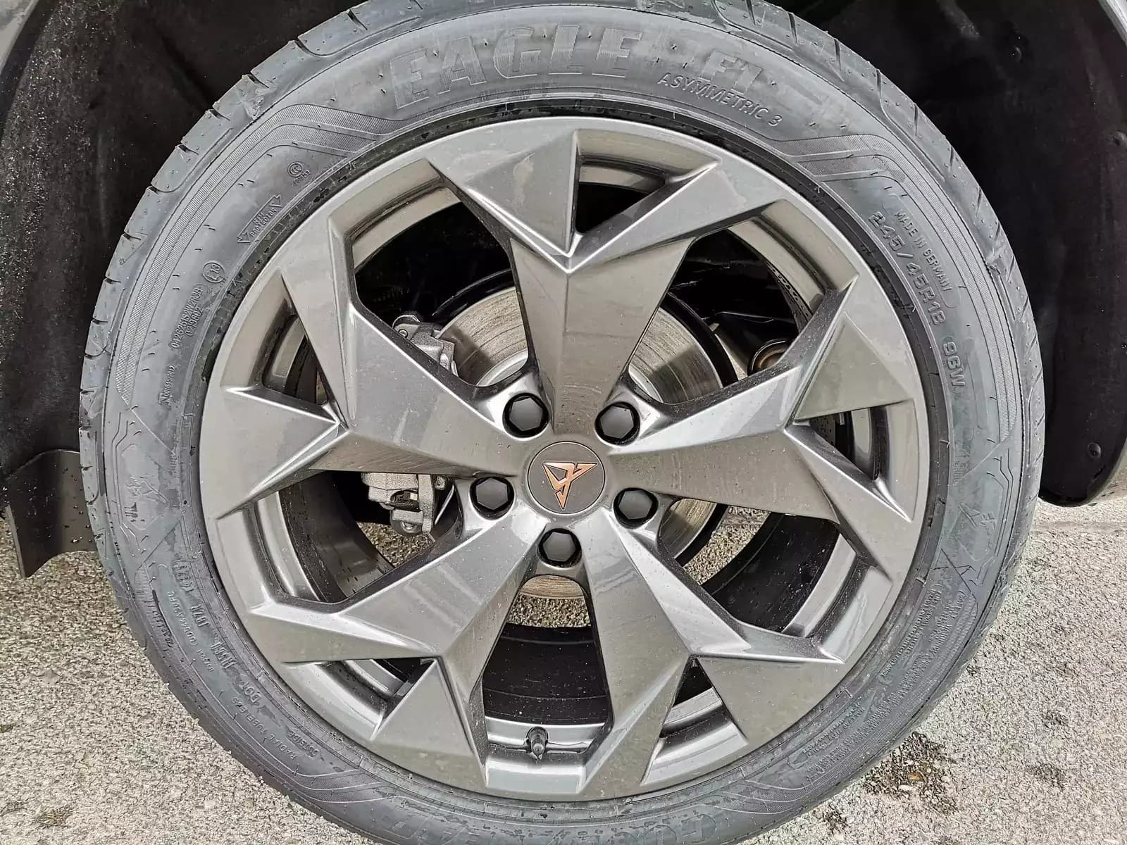 Cupra Formentor 1.5 eTSi DSG 150 - Photo 1