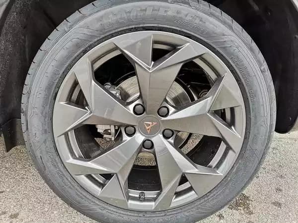Cupra Formentor 1.5 eTSi DSG 150 - Photo 2