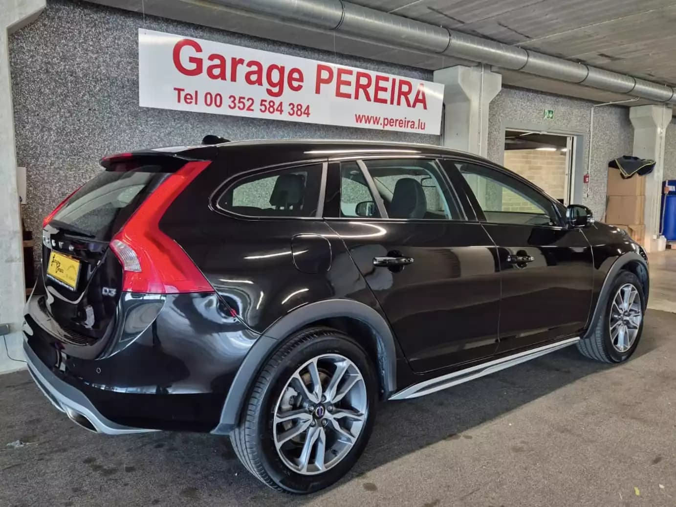 Volvo V60 Cross Country D3 GEARTRONIC CUIR NAVI - Photo 1