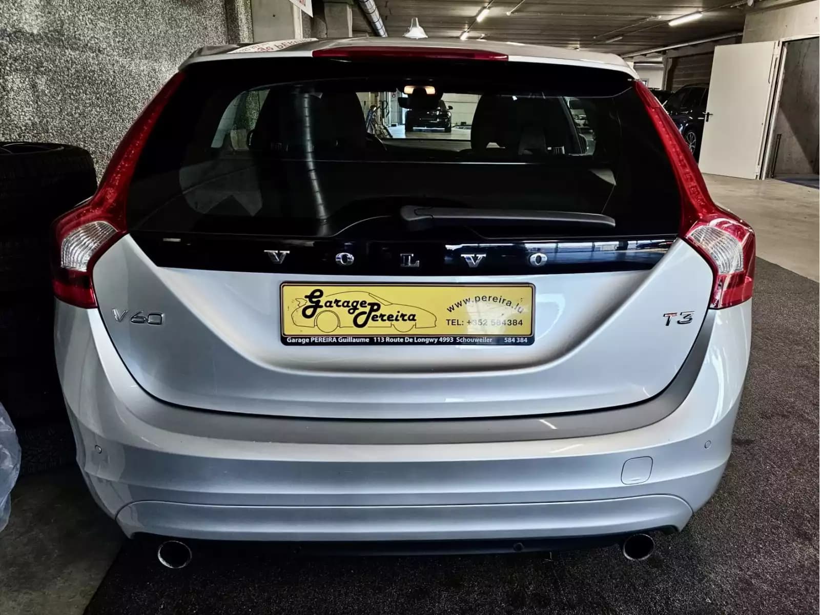Volvo V60 T3 AUTO NAVI - Photo 1